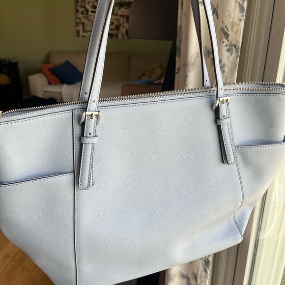 Michael Kors Jet Set Snap Pocket Tote Bag - Picture 16 of 16